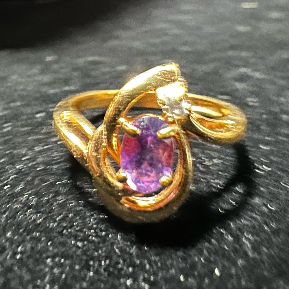 Beautiful Ring - Picture 2 of 9